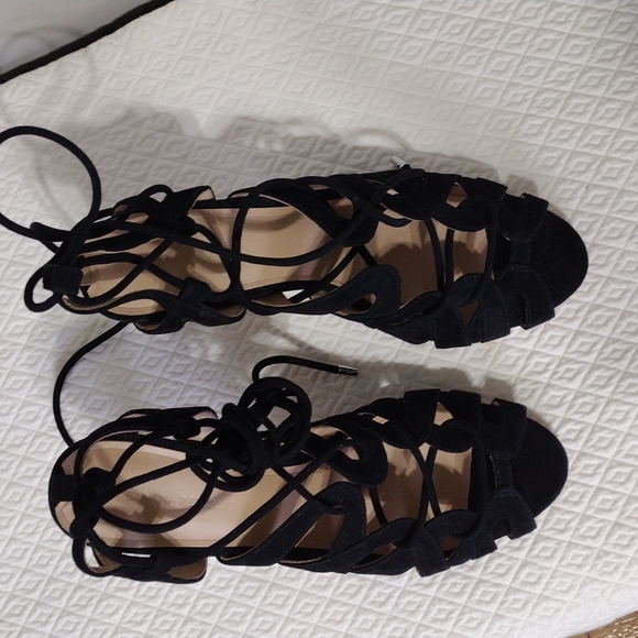 Banana Republic Twist-Front Suede Heel - NWOT - Picture 14 of 16